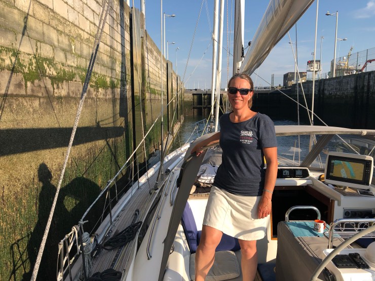 F31344E8-8619-44BE-AF53-556014C54D08